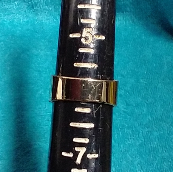 Elegant Gold-Tone Crystal Ring With Gold Druzy - Picture 2 of 5